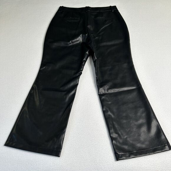 Bagatelle Women's Size M NWT Vegan Leather Cropped Flare Pants Black 81500 - Picture 3 of 8